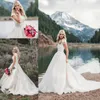 Skromne koronkowe suknie ślubne V-Neck z krótkimi rękawami 2022 Kaplica Plaża Country Suknie ślubne Bridal Custom