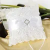 Fournitures de mariage Anneau Oreiller Fille Paniers De Fleurs Ensembles Fête De Mariage Blanc 3D Roses Dentelle Cérémonie Pétale Storage253y