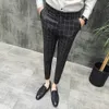 Traje de vestir de estilo británico Pantalón Hombre 2019 Nuevo Traje a cuadros Pantalón Hombres Diseñador de la marca Caballeros Negocios Casual Trabajo Hombres Pantalones