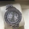 Nouveaux hommes de diamant bon marché Regarder Big Dial Quartz Calendrier Calendrier Wrists Wistres en acier inoxydable Watchs Mens Gift3640301
