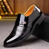 Vente chaude-2019 hommes chaussures décontracté mode affaires hommes chaussures confortable décontracté pointu en cuir Oxfords robe grande taille HV-006