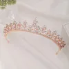 豪華なクリスタルローズゴールドカラークラウンレディースPageantティアラの花嫁のヘッドバンドヘッドツイス結婚式の髪ジュエリーアクセサリー