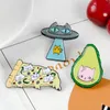 Kawaii Cat Emalia Szpilki Kot Pizza UFO Avocado Odznaka Broszka Torba Odzież Lapel Pin Cartoon Zwierząt Biżuteria Prezent Dla kotów Fani Dzieci