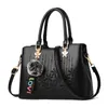 HBP Soft Pu Leather Totes Bag Fashion Messengerbag Female Large Carty Handbag للنساء أكياس الكتف اللون الأسود