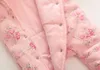 Inverno Bebê Recém-nascido Menina Macacão Engrosse Macacão de Algodão Quente Com Capuz Roupas Princesa Floral Natal Meninas Onesie Q190518