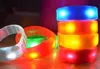 W nowatorskim oświetleniu Kontrola dźwięku LED 7 Kolor Flashing Bransoletka Light Up Bangle Drentband Muzyka Aktywna nocna aktywność klubowa impreza disco