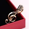 Nota musicale Microfono oro Spettame a forma di donna per donne cantante club Badge Accessori per spille da roccia per pins5670913