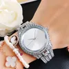 Le groupe de mode regarde des femmes filles grandes lettres en cristal metal steel groupe quartz wrist watch m1036018696