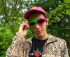 Novedad, gafas de Color verde y rosa con contraste, estilo Roy Purdy, gafas de sol triangulares asimétricas de hip-hop, suministros de decoración para fiestas GC7