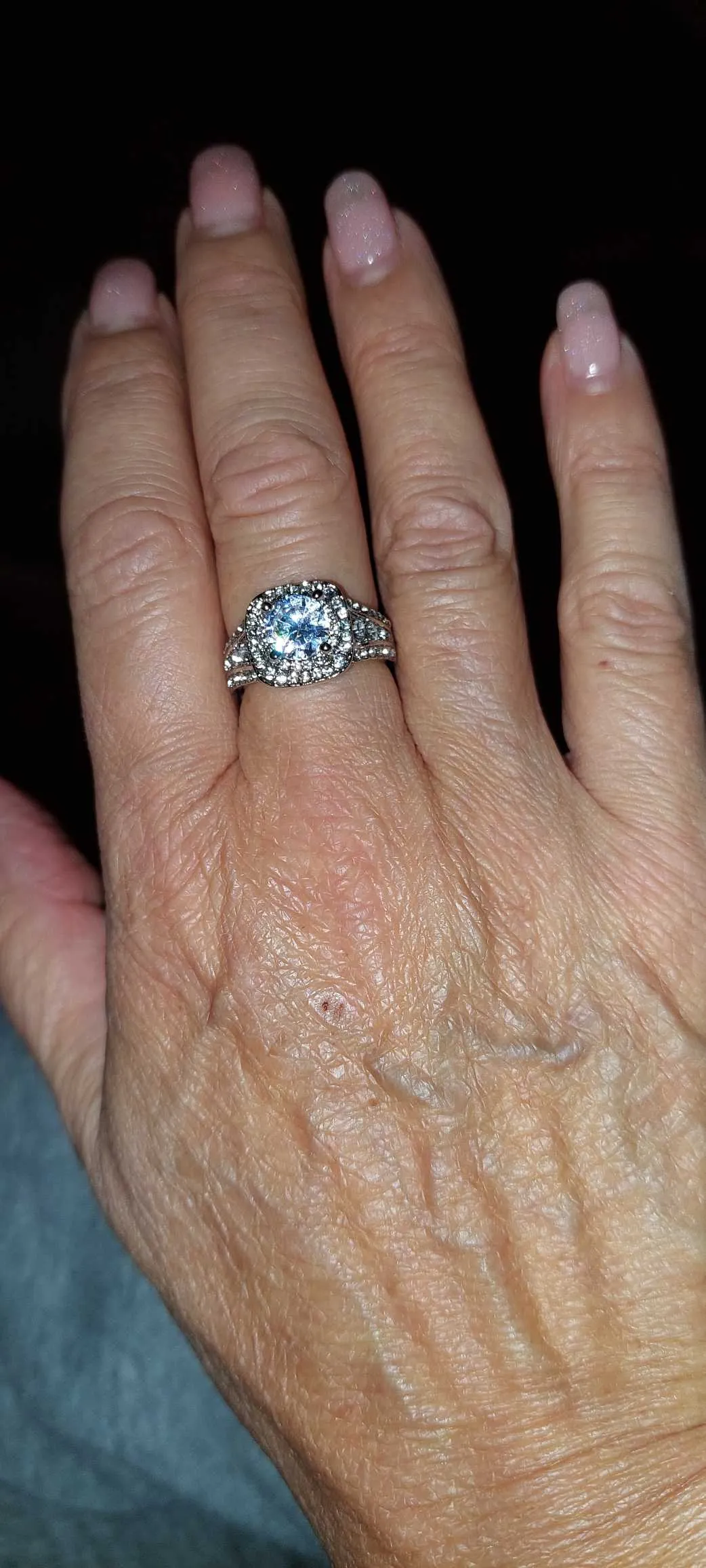Bague Anniversaire Or Blanc 14k Avec Diamant Simulé 7,50 Carats - Taille Personnalisable 4 à 12 US