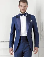 Donkerblauwe Bruidegom Tuexdos Custom Made Slim Fit Groomsmen Mannen Bruiloft Suits Prom Formele Gelegenheid Tuxedos (Jas + Broek + Stropdas + Gordel)