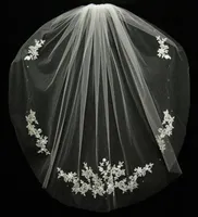 Bruiloft accessoires Velos de Novia vingertoppen kant kralen bruids accessoires 2022 korte bruids sluier mode wit / ivoor goedkope bruiloft sluier