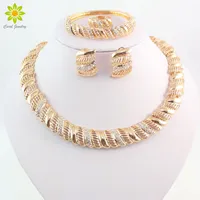 Conjuntos de joyas de cristal africanas vintage para mujeres Accesorios nupciales de la boda Collar chapado en oro Pulsera Pendientes Conjunto de anillo