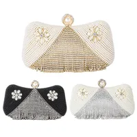 New cross-border traditional craft pearl banquet bags ladies fashion versatile dress evening bag single shoulder inclined pearls clutch bag