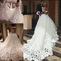 Katedral Train Church Bröllopsklänningar 2019 Modest Strapless 3D Floral Applique Butterfly Princess Garden Castle Wedding Bridal Dresses