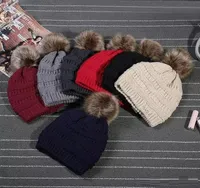 Enfants adultes épais chapeau d'hiver épais pour femme stretch stretch câble tricoté Pom Pomes Bonnets chapeaux de femmes cruelles de femmes
