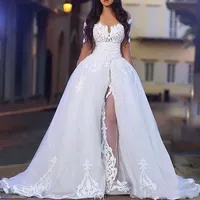 2019 Arabiska vita eleganta av axeln Bröllopsklänningar med Overskirt Långärmad spets Bridal Dress Wedding Ball Gowns Avtagbart tåg