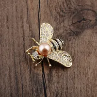 Hög quailty Fashion Pearl Rhinestone Animal Brosch Smycken Härlig Alloy Bee Broscher Pins Tillbehör för Kvinnor Gåvor