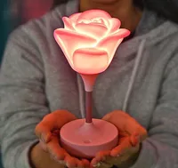 Kreatywna romantyczna atmosfera Silikonowa lampa USB Ładowanie dotykowy Trójprostowy ściemnianie Rose Night Light LED Night Light