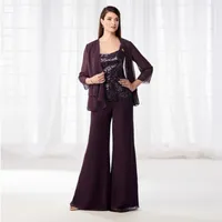 Billiga Elegant Sequined Mother of the Bride Pant Suits Square Neck With Jackets Wedding Guest Dress Plus Storlek Chiffon Mothers Groom Dresses