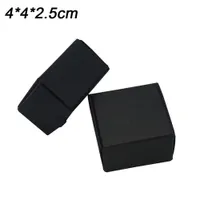 4x4x2.5cm Mini Black Kraft Paper Carton Paperboard Box Smycken Örhängen Ringar Skärmpaket Kartonglådor Partihandel 50st / Lot