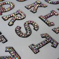 A-Zラインストーンイギリスのアルファベットの文字ビーズアップリケ3Dアイロン衣服バッジの靴のための衣類バッジの靴のためのパッチ