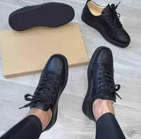 Tbtgol designer män kvinnor skor spikar platt sneakers glitter party bröllopskor svarta vita läder tränare eu47