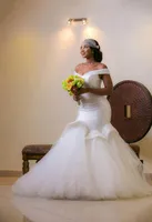 Elegant av axel sjöjungfru bröllopsklänningar 2016 ruffle ärmlös pärlor arabisk brudklänning sopa tåg verklig bild spets upp bröllopsklänningar