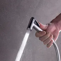 Toalett Handhållen Bidet Sprayer Kit Brass Chrome Plated Spray Head med slang T-adapterhållare