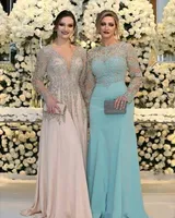 2022 Plus Size Mother's Dresses Major Beading Mother of the Bride Dress Sheath Jewel elegant bling långa ärmar Fest aftonklänningar