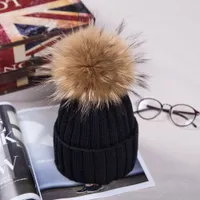 Sıcak Kış Örme Gerçek Kürk Şapka Kalınlaşmak Kasketleri Şapka Gerçek Rakun Kürk Pom Poms Kadınlar Noel Moda Sıcak Kapaklar Snapback Şapka