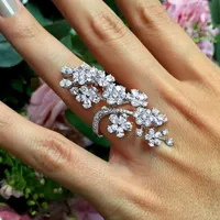 Unikalny Rhinestone Ring Długi styl Kwiatowy Bridal Party Jewelry Dla Kobiet Kryształowe Palce Pierścienie Party