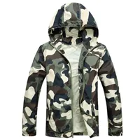 Gratis frakt 2020 Hot Sale Mens Outwear Thin Jackets Coats Mode Camouflage Jacket Sommar Man Hooded Sunscreen Coat Cheap