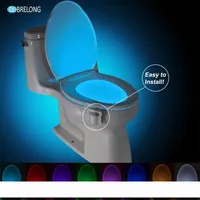 BRELONG igienici di notte la luce della lampada a LED intelligente Bagno movimento umano attivato PIR 8 colori RGB automatica del controluce per Toilet Bowl Lights