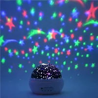 Bébé Night Light Moon Star projecteur 360 degrés de rotation 9 lumière changeant de couleur, cadeaux de Noël unique pour Hommes Femmes Enfants