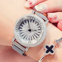 High-End Internet-Berühmtheit heiße verkaufende Uhr der Frauen Korean-Art-Art- und Babys Atem voller Diamant-Uhr der Frauen Großhandel