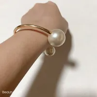 Classic Pearl Armband Koppar Material C Stil Armband För Dam Favorit Mode Bangles Artiklar Smycken Tillbehör VIP Presenter