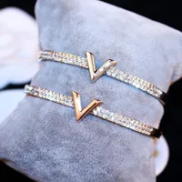 alta calidad claramente la perfecta rosa pulsera de oro brazaletes para las mujeres femenino de la boda accesorios de la joyería del partido de marca diseño de letra V H00126