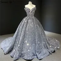 Grå Silver Sequined Bröllopsklänningar 2020 Dubai Sleeveess Sexy Luxury Bridal Gowns Serene Hill HM66742 Custom Made