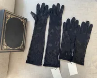 Черные перчатки тюль для женщин дизайнерские женские буквы печати вышитые кружева вождения варежки для женщин мода тонкая партия перчатки 2 размер