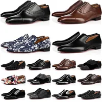 Designer Mens Loafers Klänningskor Sneakers Triple Black Oreo Suede Patent Läder Rivar Slip On Loafer Män Bröllop Sko För Business Party Shoe Sneaker med låda