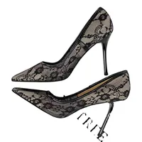 Feishiluo Çin ucuz seksi bayan deri pompalar yüksek topuklu örgü dantel ayakkabı gelin 12 cm kalınlığında