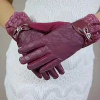 Elegant Lady Lace Bowknot Driving Gloves Läder Vinter Varm Vitens Kvinnors Fullfinger Motocycle Ski Touch Screen Gloves1