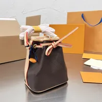 Tasarımcı Çanta Kızlar Tek Omuz Messenger Çanta Moda Çapraz Vücut Mini Kova Çanta 2 Stilleri