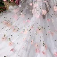 Stof 3D bloem geborduurd kant door de werf borduurwerk tule mesh voor bruiloft jurk zwart, wit, roze, blauw, rood, geel