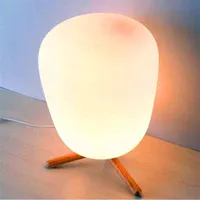 Heißer verkauf ultra moderne mini mode meiste glas lampenschirm und holzhalterung textur studieren tischlampe mit lichtquelle us stecker