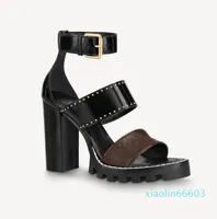 Newest Women Leather Sandals Star Trail Designer Lady Ankle Strap Studs Buckle Letter Printed Chunky Heel Treaded Rubber Outsole Sandal
