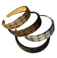 4 Renk Lüks Yüksek Kalite Deri Kafa Mektup Baskı Geniş Kenar Marka Tasarımcısı Düğüm Sünger Saç Hoop Kadınlar için Açık Spor Nefes Şapkalar Aksesuarları
