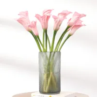 10 PC Hand Poczuć Symulacja PU Małe Calla Lily Sztuczne Kwiaty Home Decora Kwiat Ściany Wedding Background Fake Flower Lilies