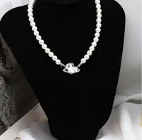 2021 Neue Nischen Design Temperament blinkt Diamant Planet Anhänger Halskette Weibliche Mode Wild Perle Clavicle Kette Kostenloser Versand